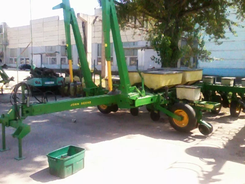  Продам John Deere 7000 8 рядная